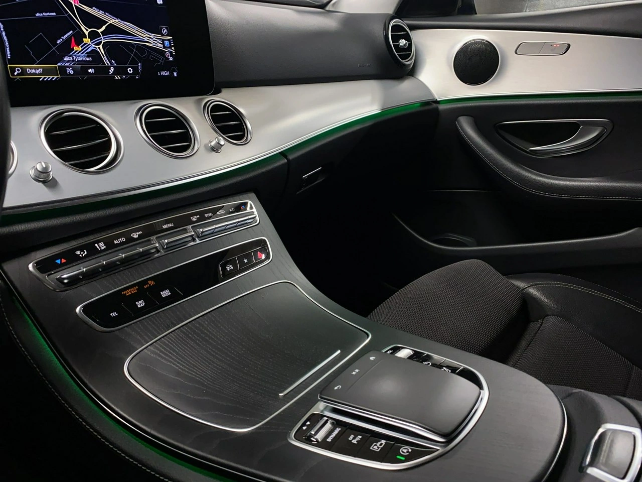 Mercedes E 220 - Zdjęcie 32