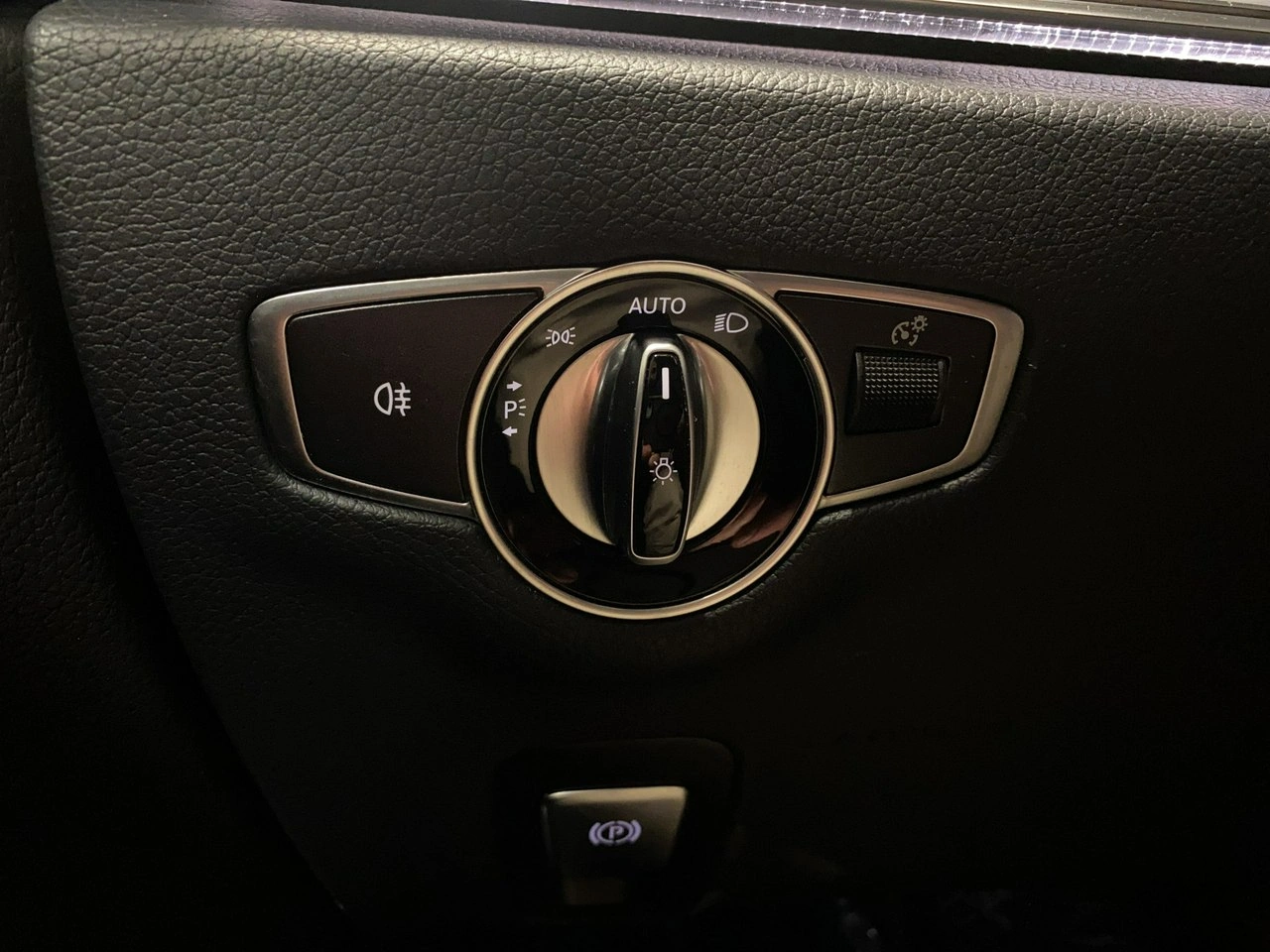 Mercedes E 220 - Zdjęcie 37