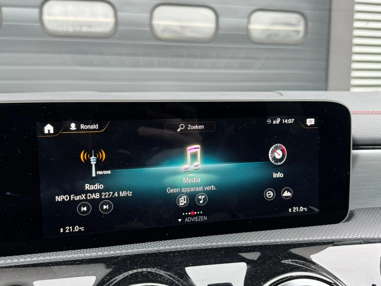 Mercedes CLA 180 - Zdjęcie 16