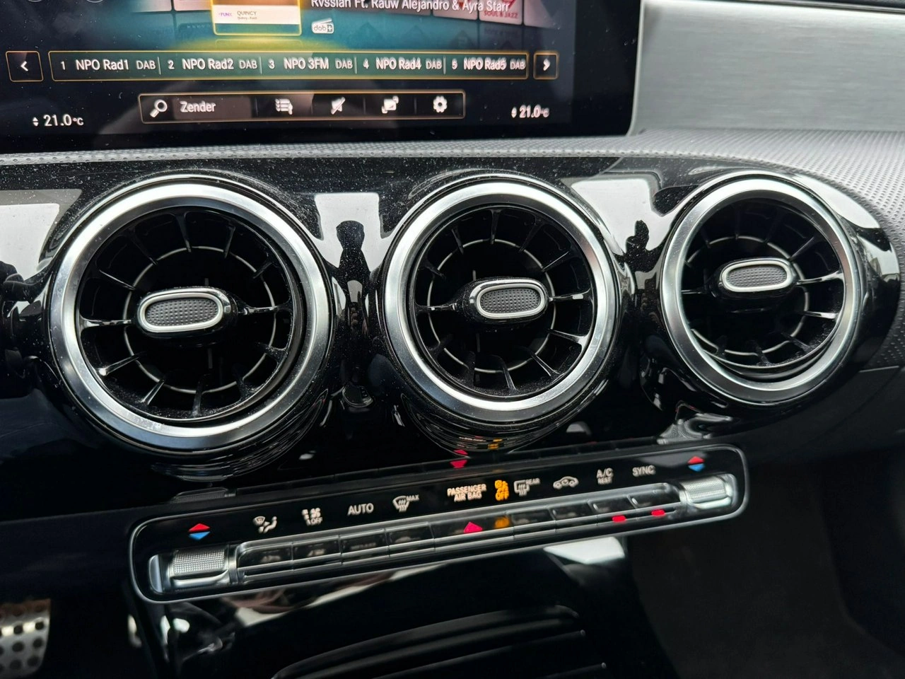 Mercedes CLA 180 - Zdjęcie 20