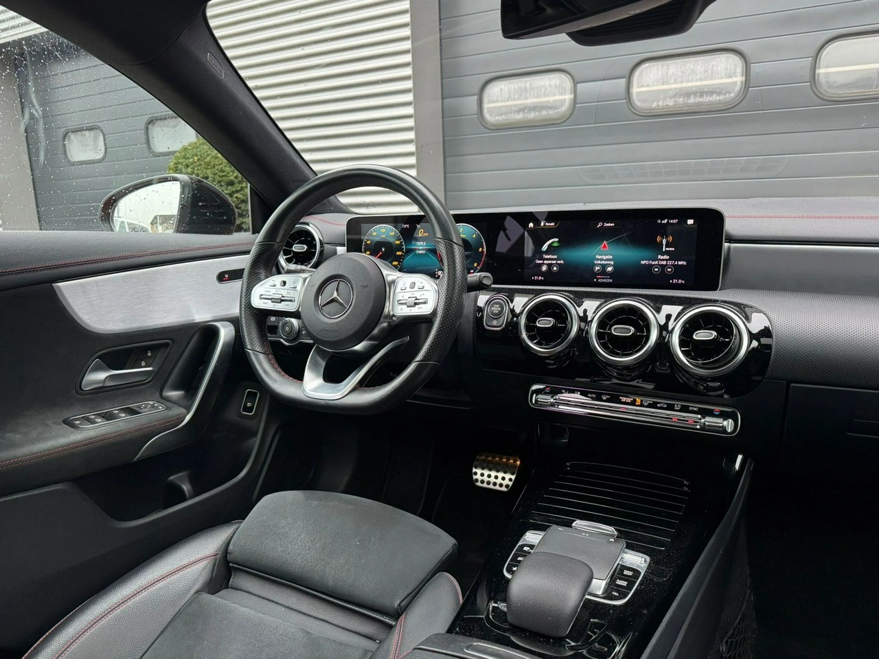 Mercedes CLA 180 - Zdjęcie 13