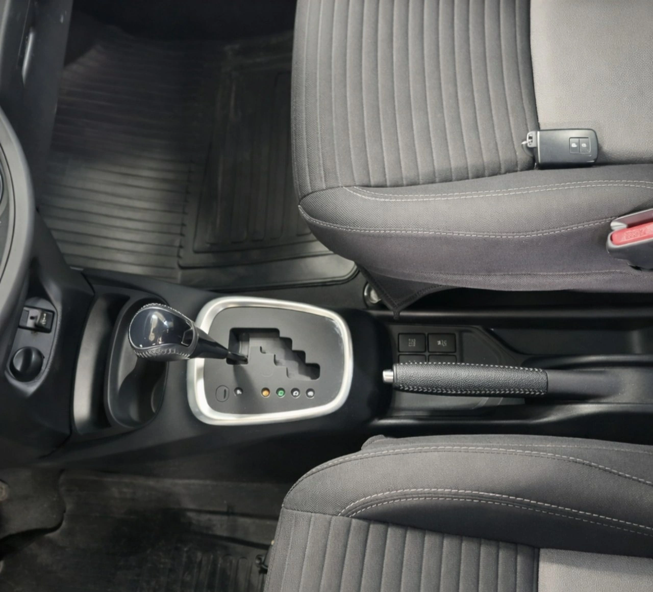 Toyota Yaris - Zdjęcie 4