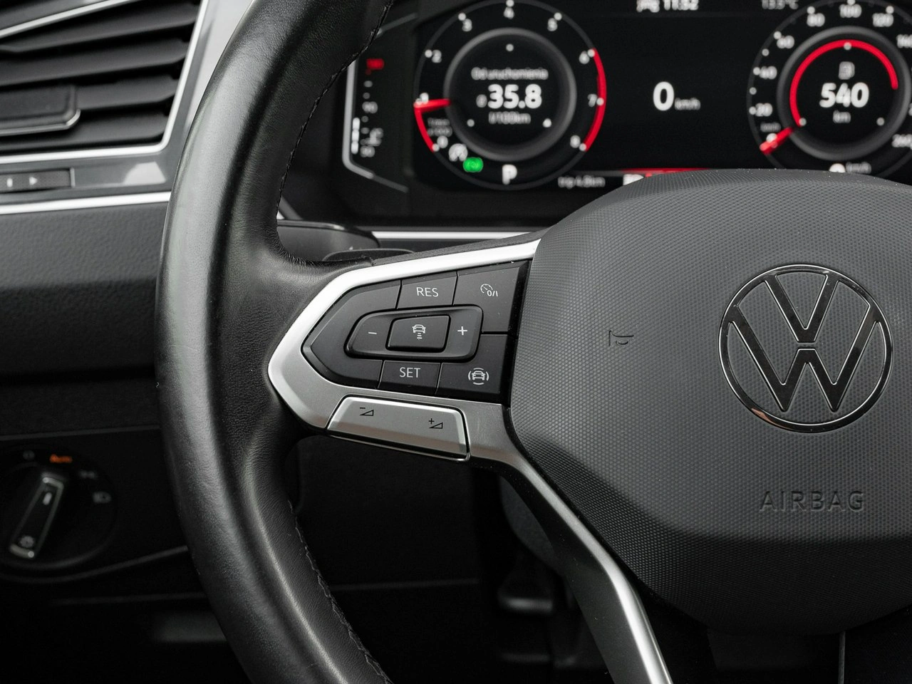 Volkswagen Tiguan - Zdjęcie 14