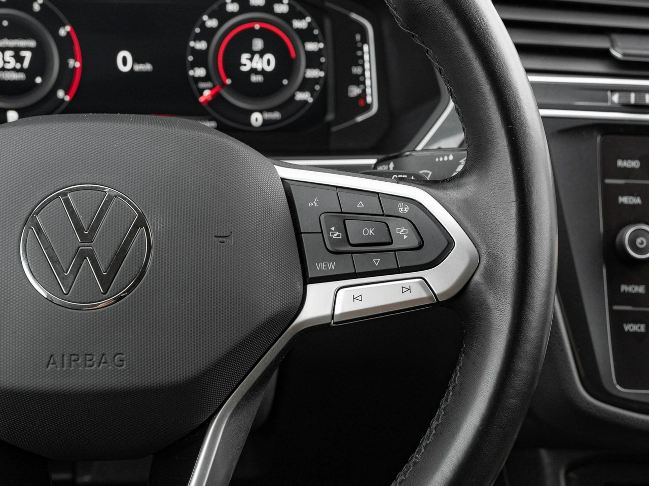 Volkswagen Tiguan - Zdjęcie 15