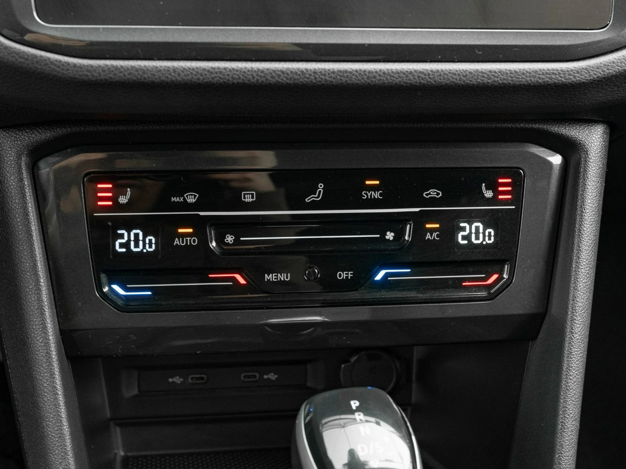 Volkswagen Tiguan - Zdjęcie 17