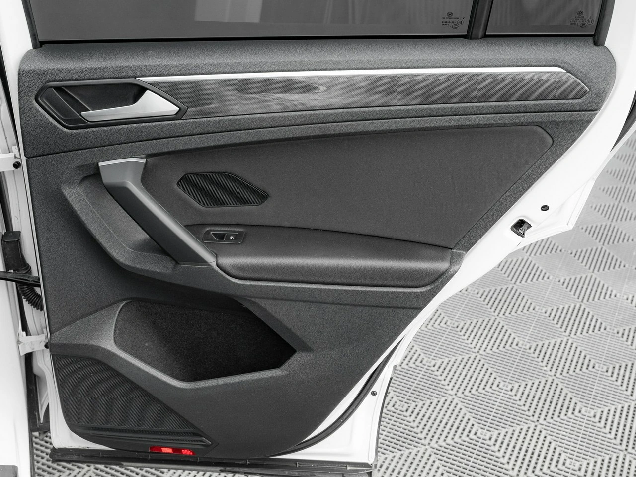 Volkswagen Tiguan - Zdjęcie 27