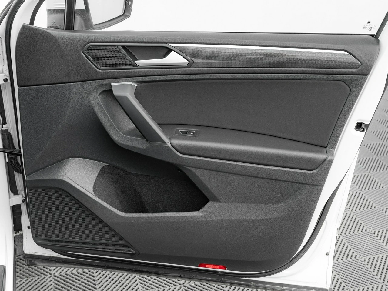 Volkswagen Tiguan - Zdjęcie 29