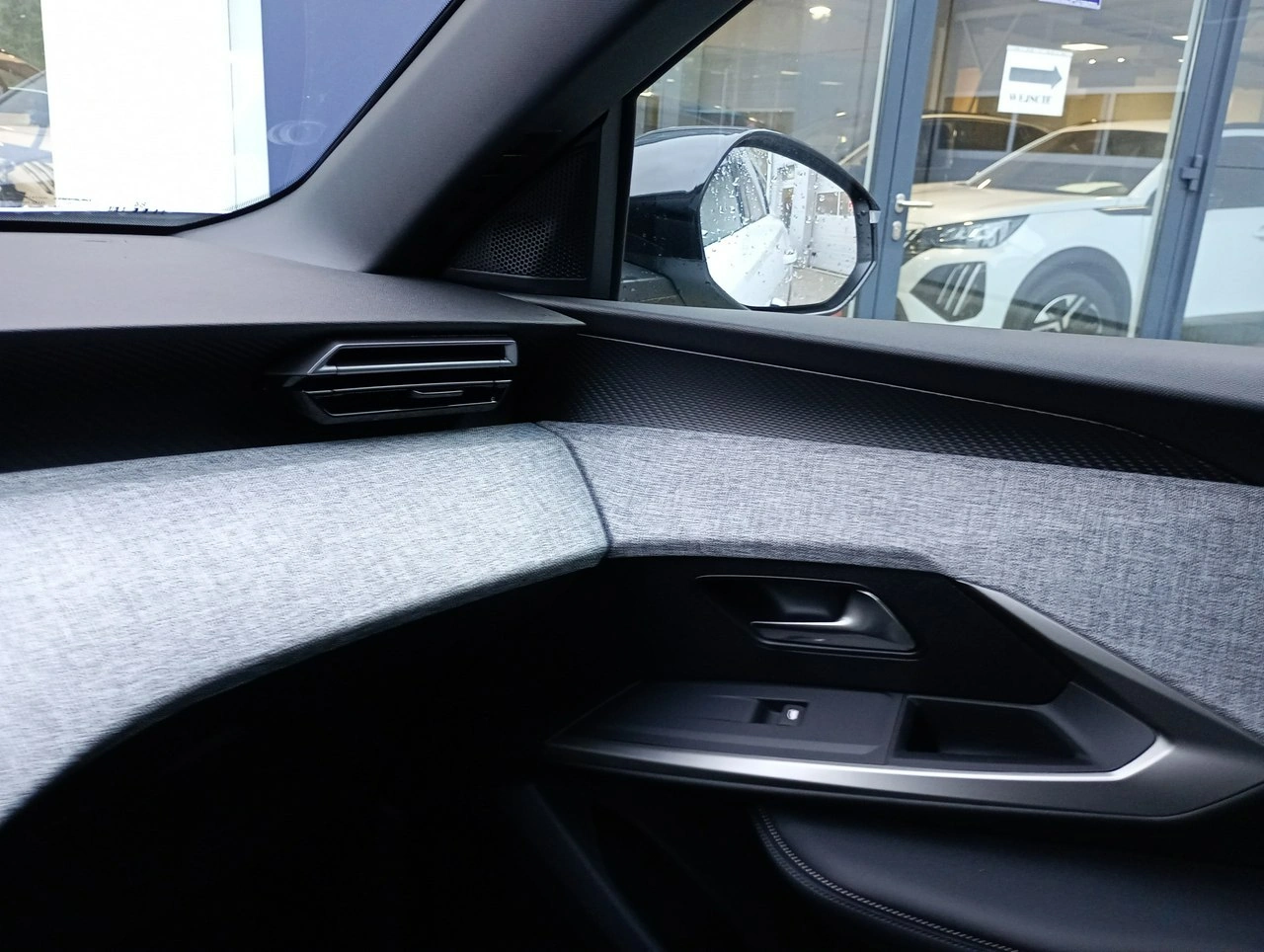 Peugeot 3008 - Zdjęcie 28