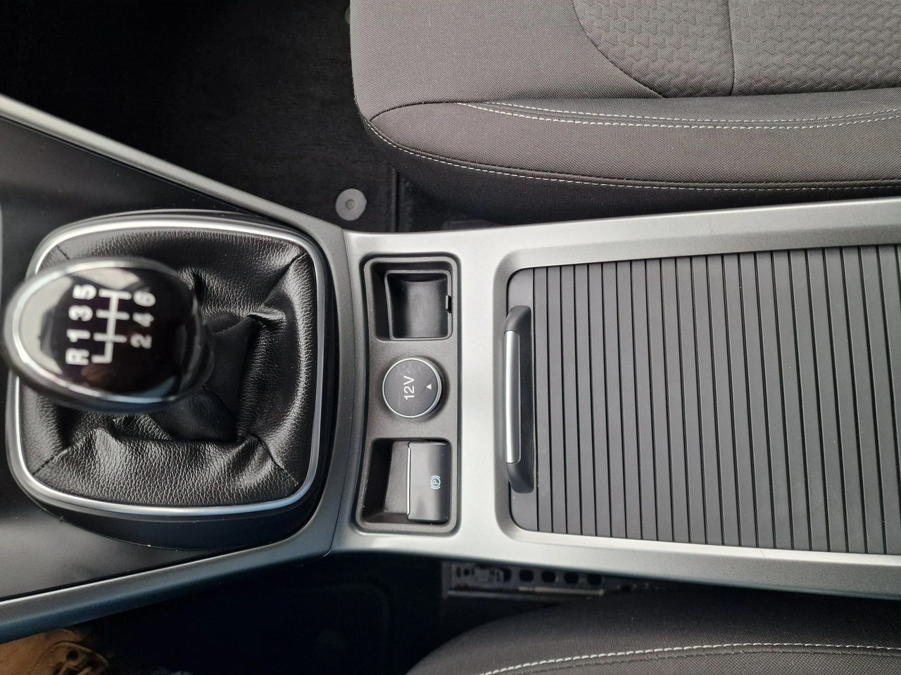 Ford Kuga - Zdjęcie 30