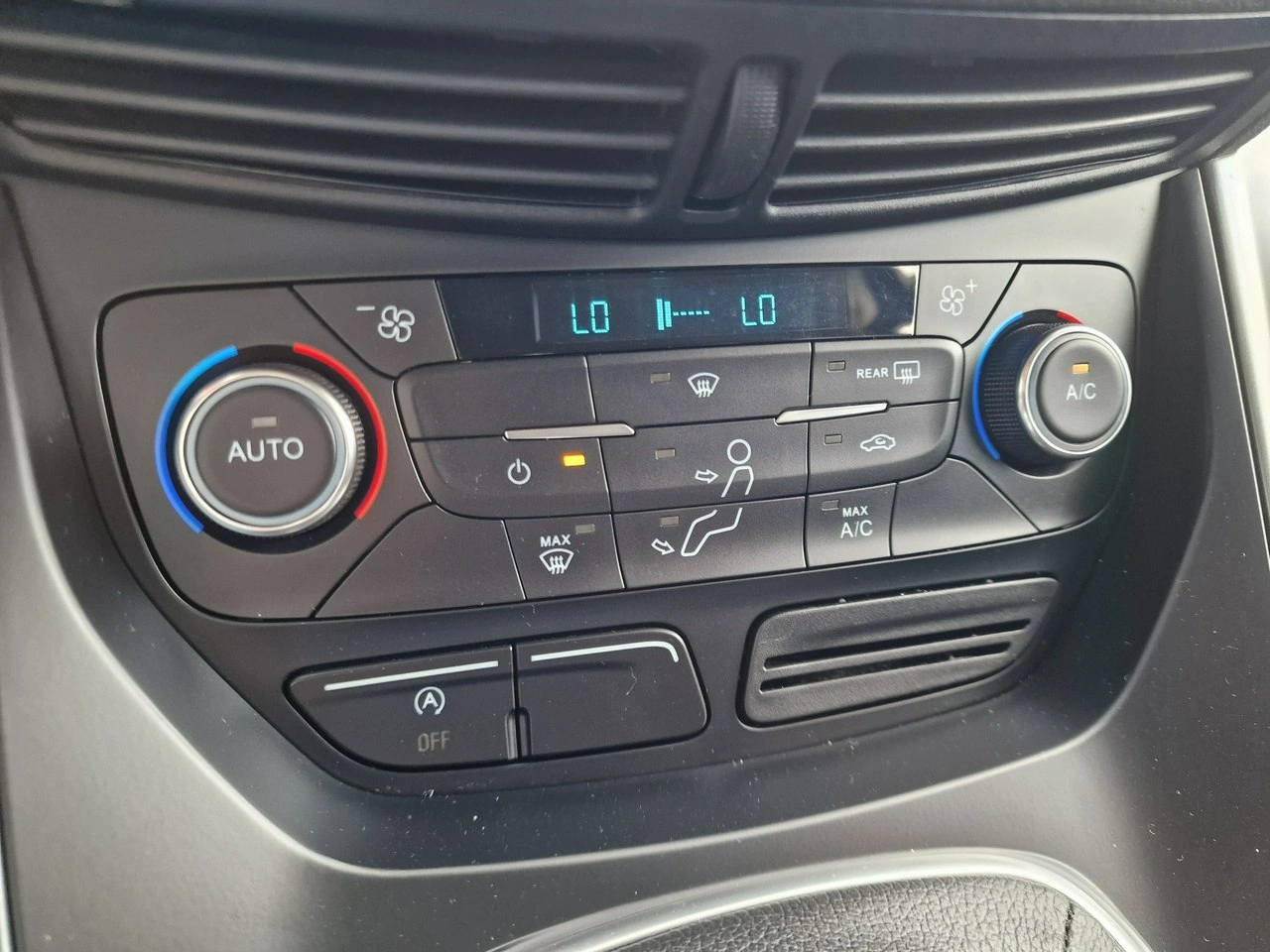 Ford Kuga - Zdjęcie 28