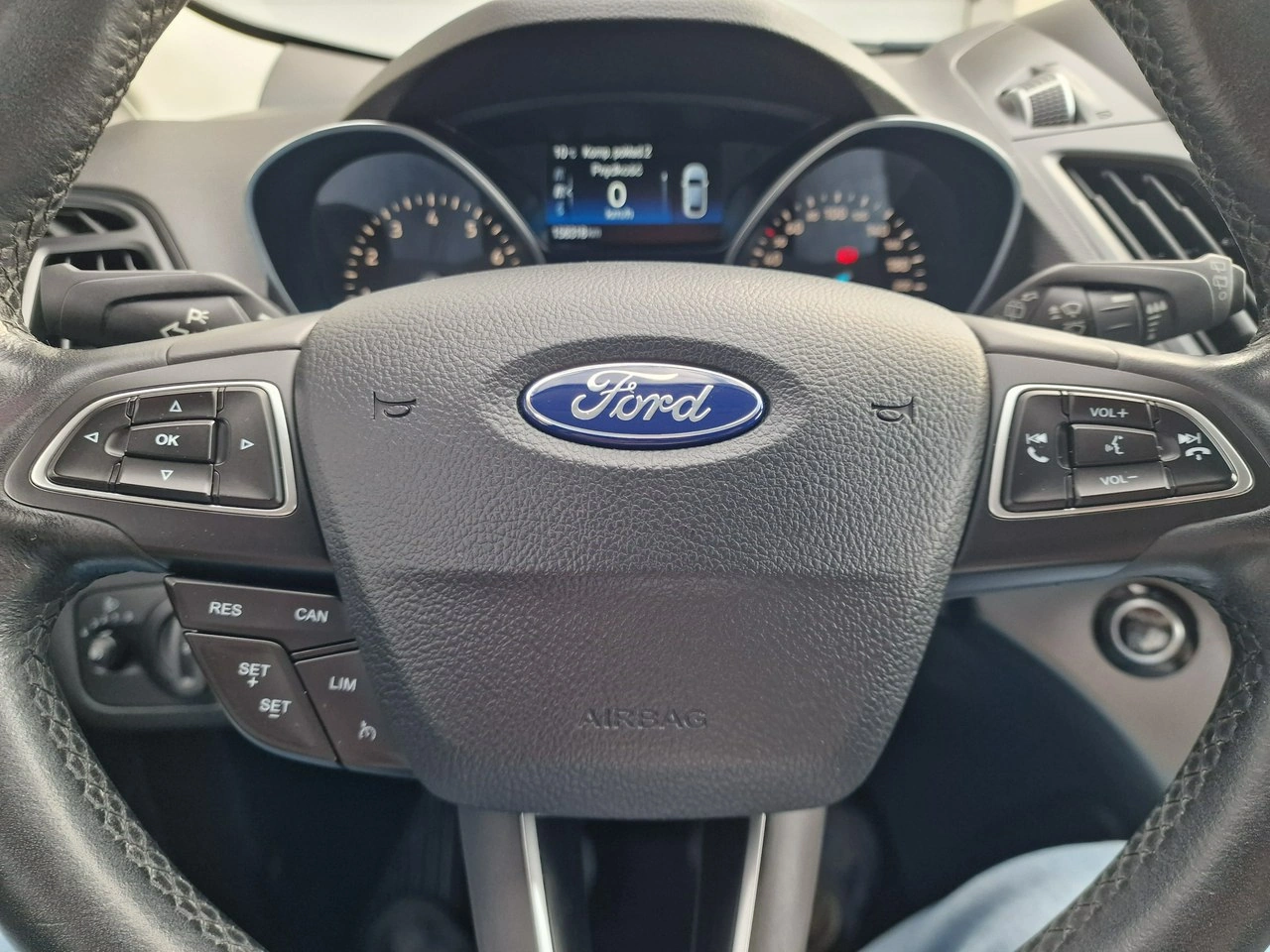 Ford Kuga - Zdjęcie 29