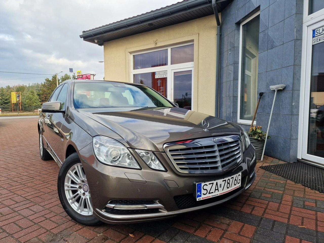 Mercedes E 250 - Zdjęcie 9