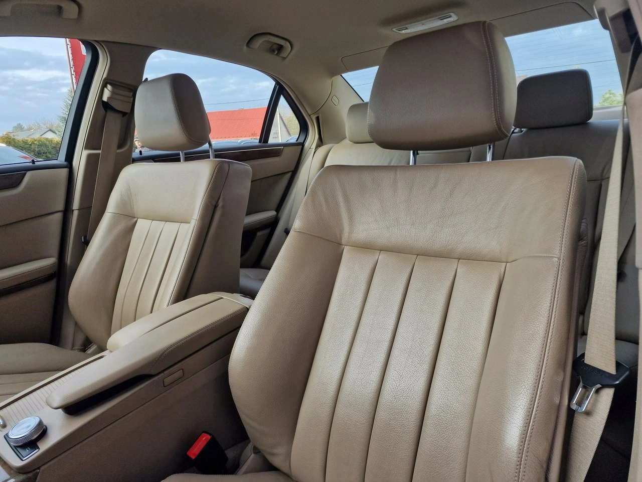 Mercedes E 250 - Zdjęcie 17