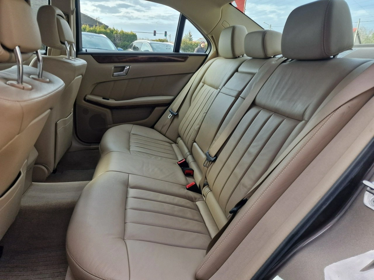 Mercedes E 250 - Zdjęcie 18