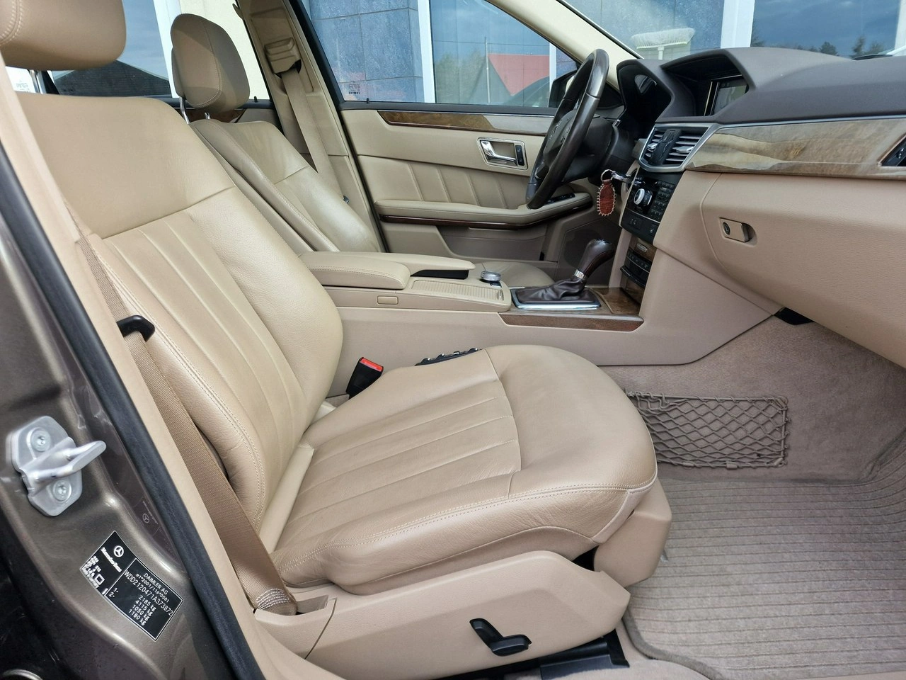 Mercedes E 250 - Zdjęcie 23