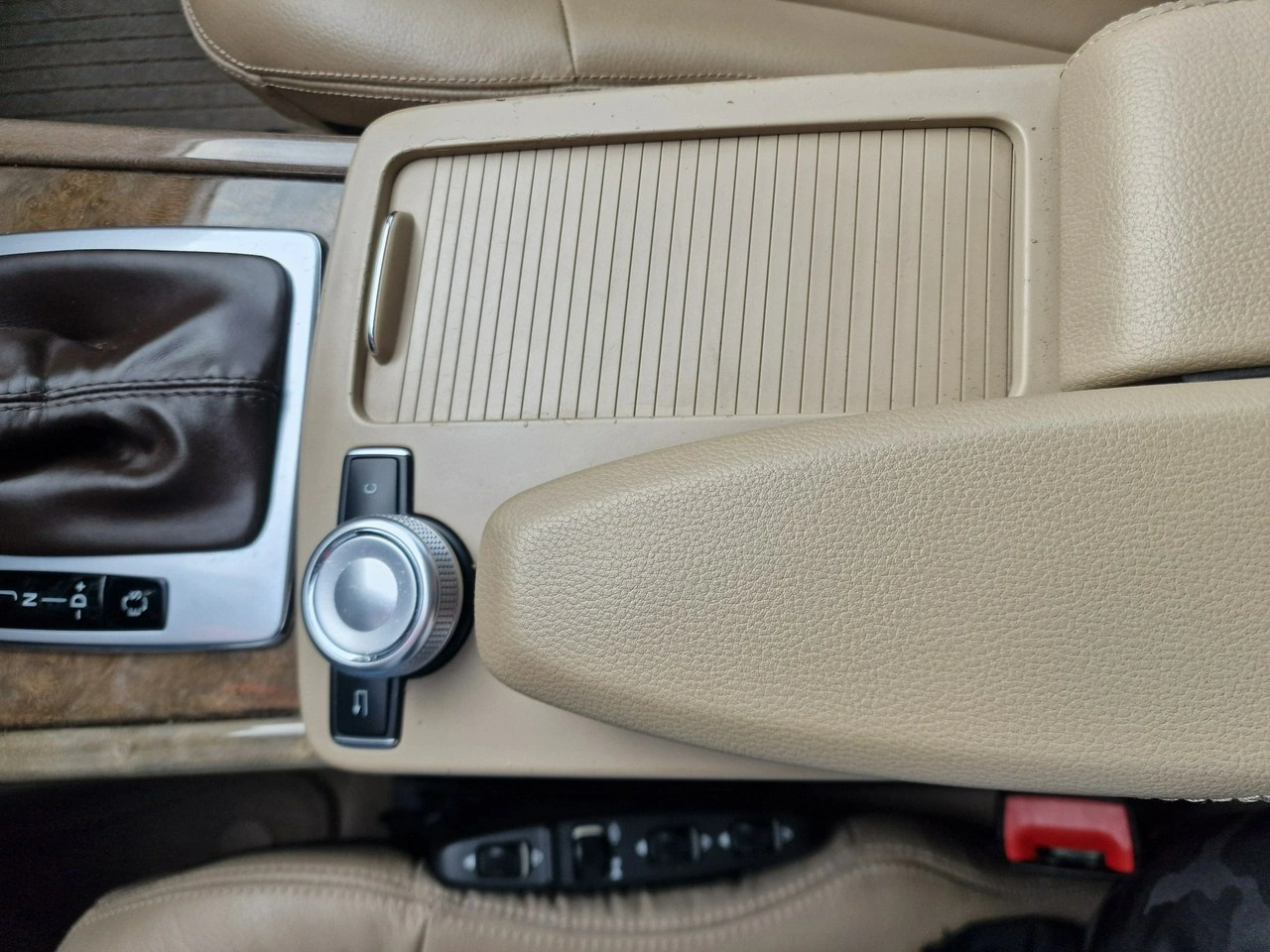 Mercedes E 250 - Zdjęcie 32