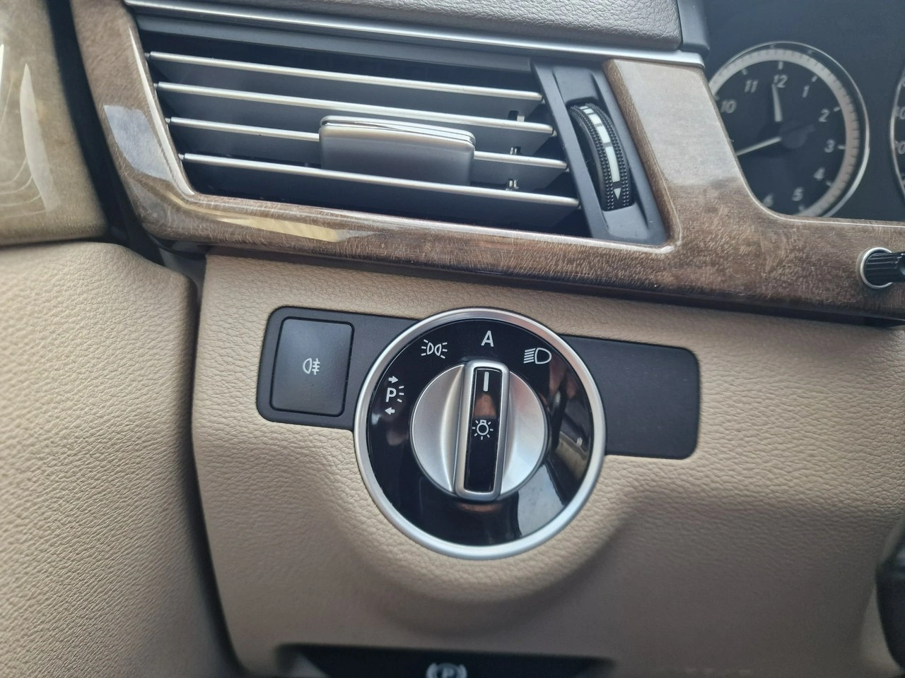 Mercedes E 250 - Zdjęcie 36