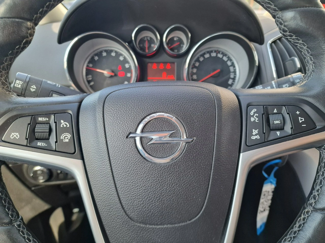 Opel Zafira - Zdjęcie 30