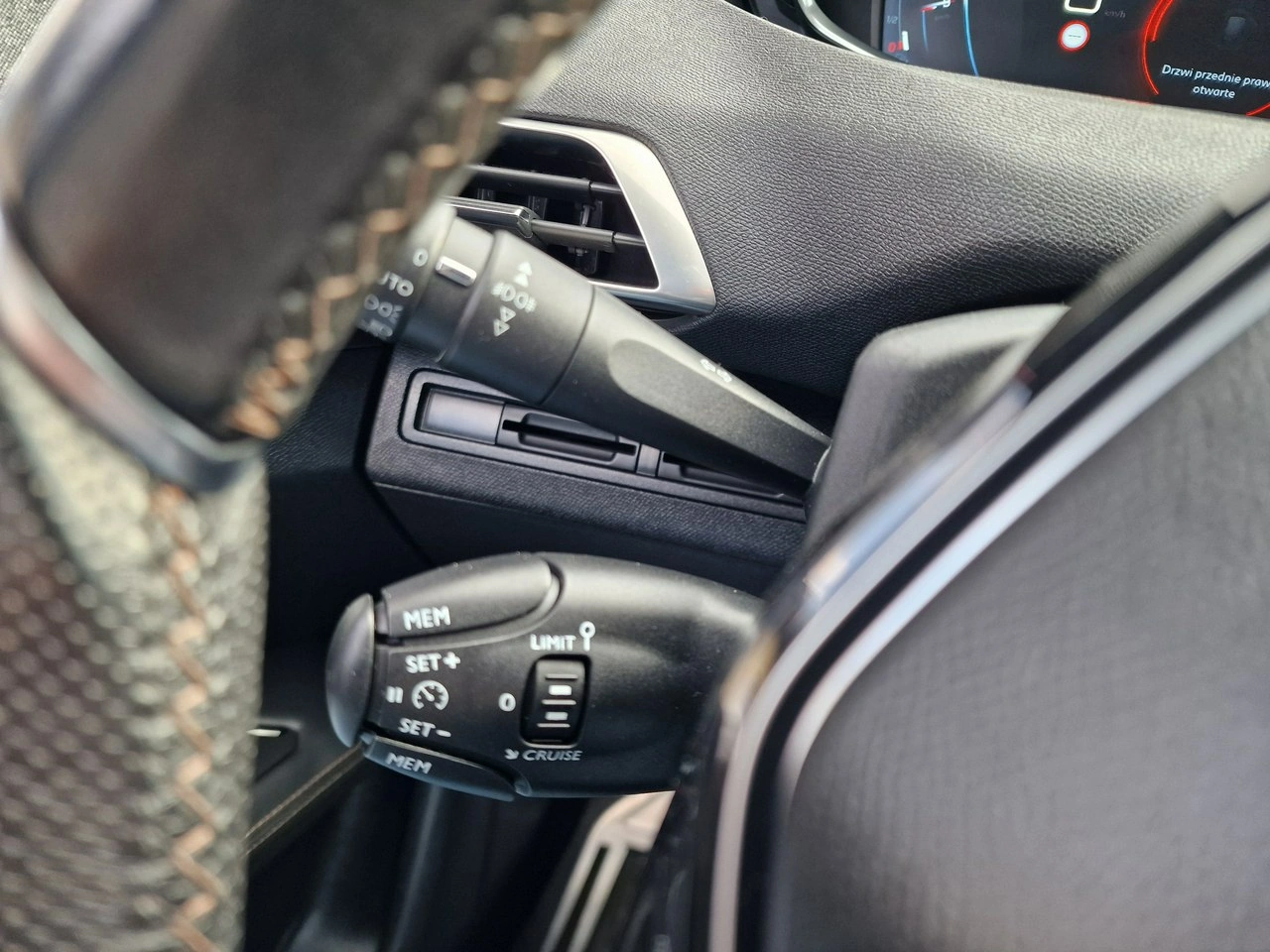 Peugeot 3008 - Zdjęcie 36