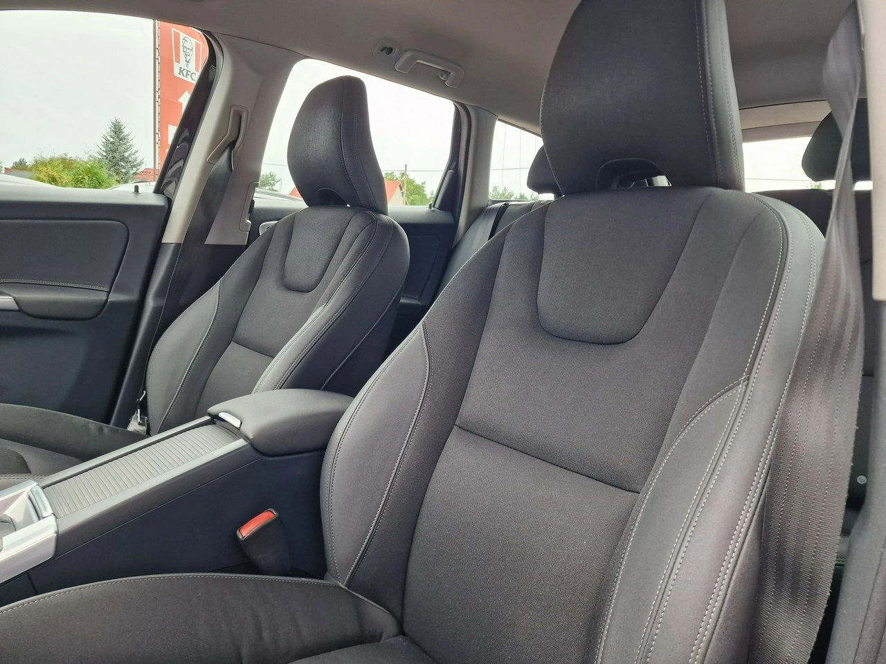 Volvo XC 60 - Zdjęcie 17