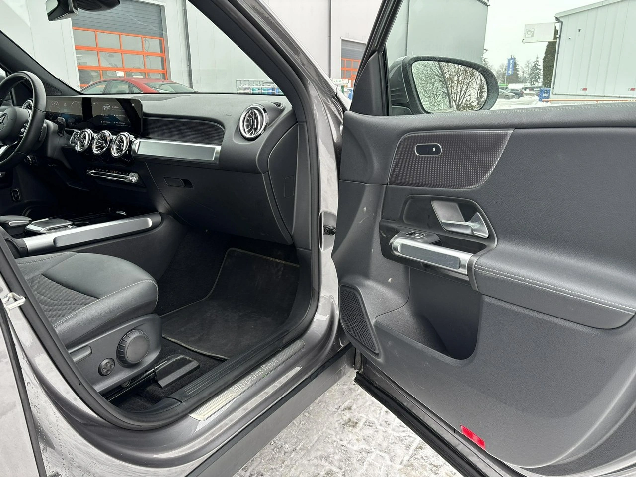 Mercedes EQB - Zdjęcie 18