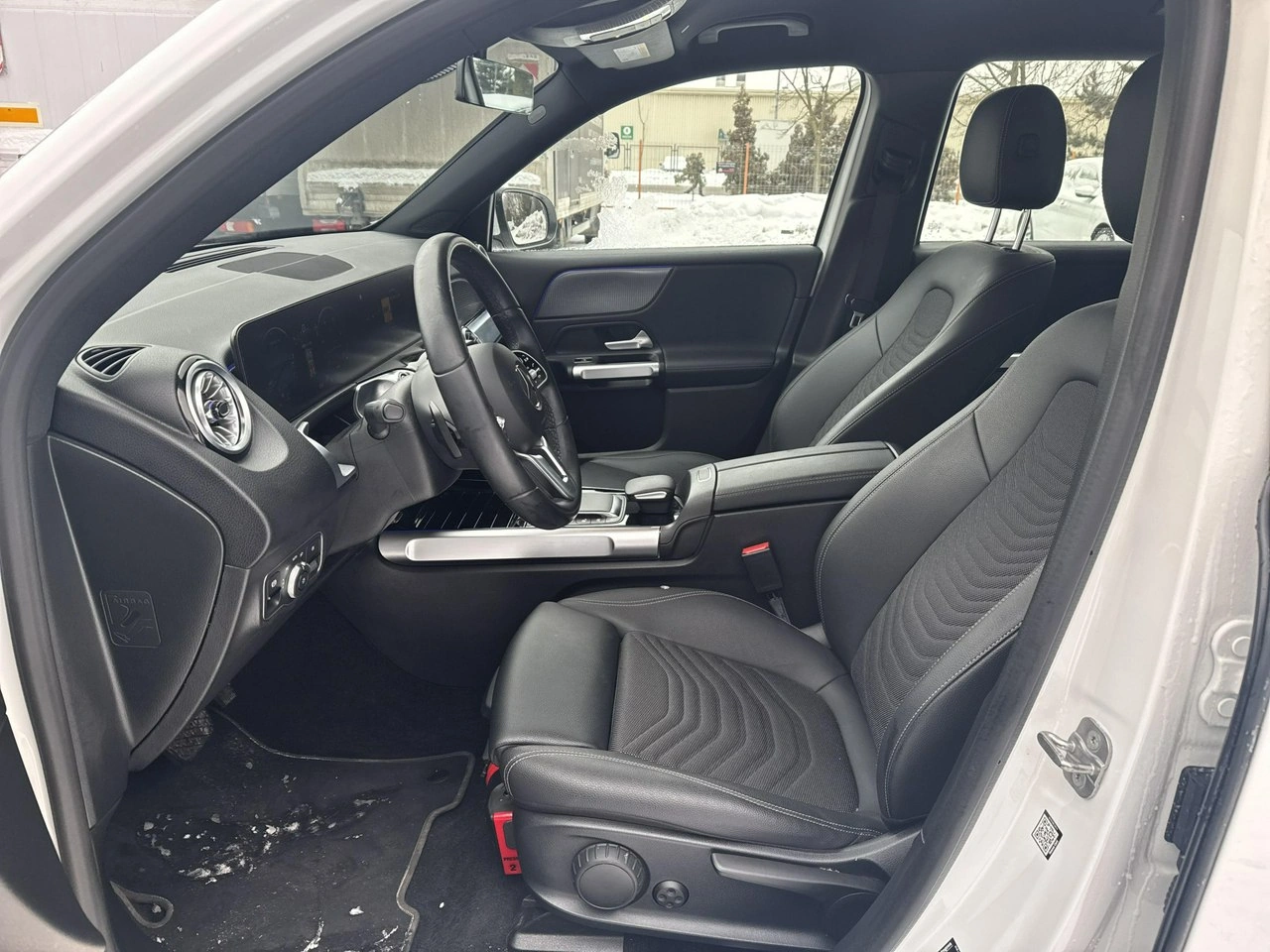 Mercedes EQB - Zdjęcie 10