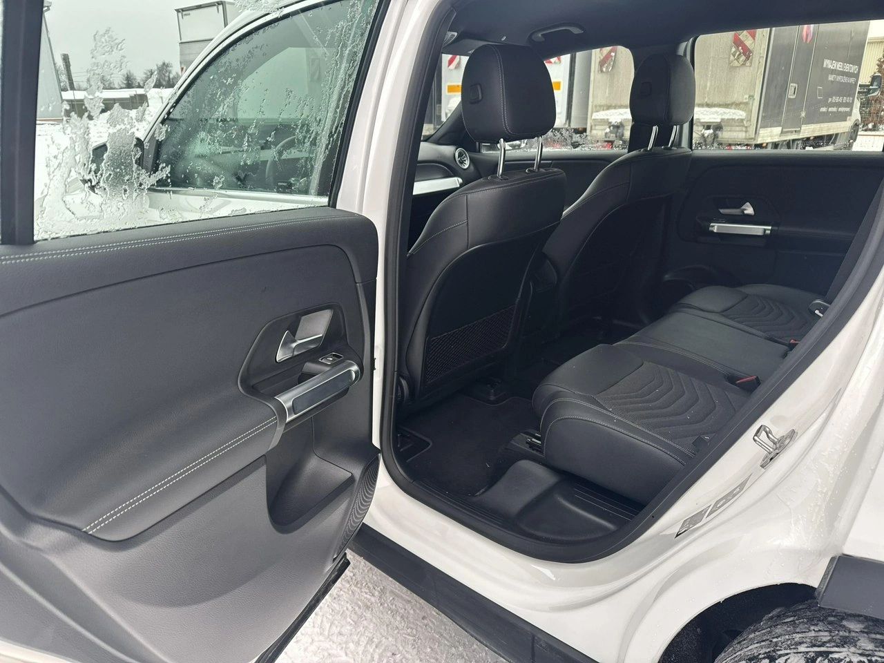 Mercedes EQB - Zdjęcie 13