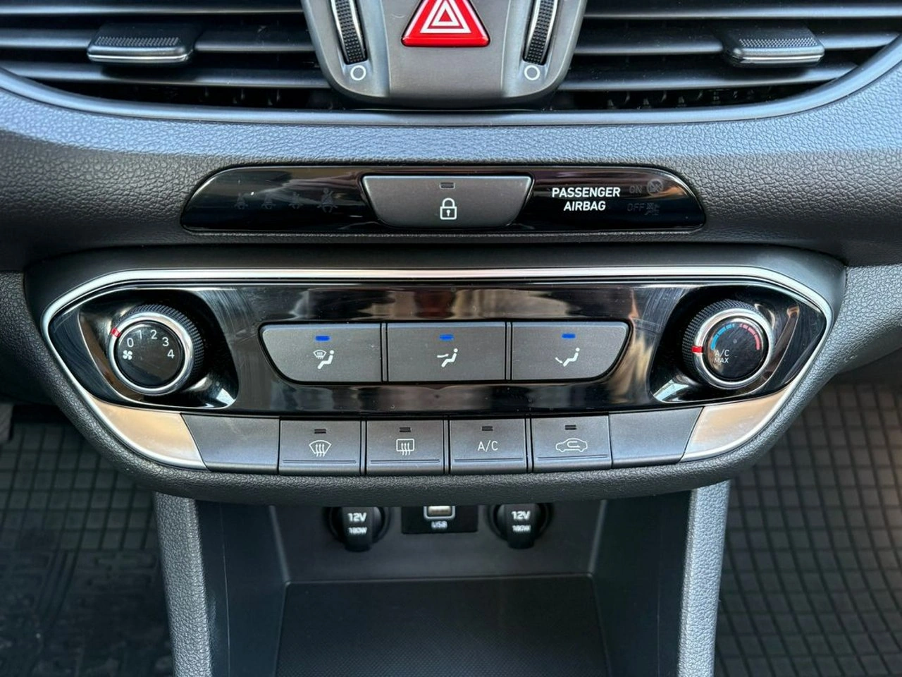 Hyundai i30 - Zdjęcie 14