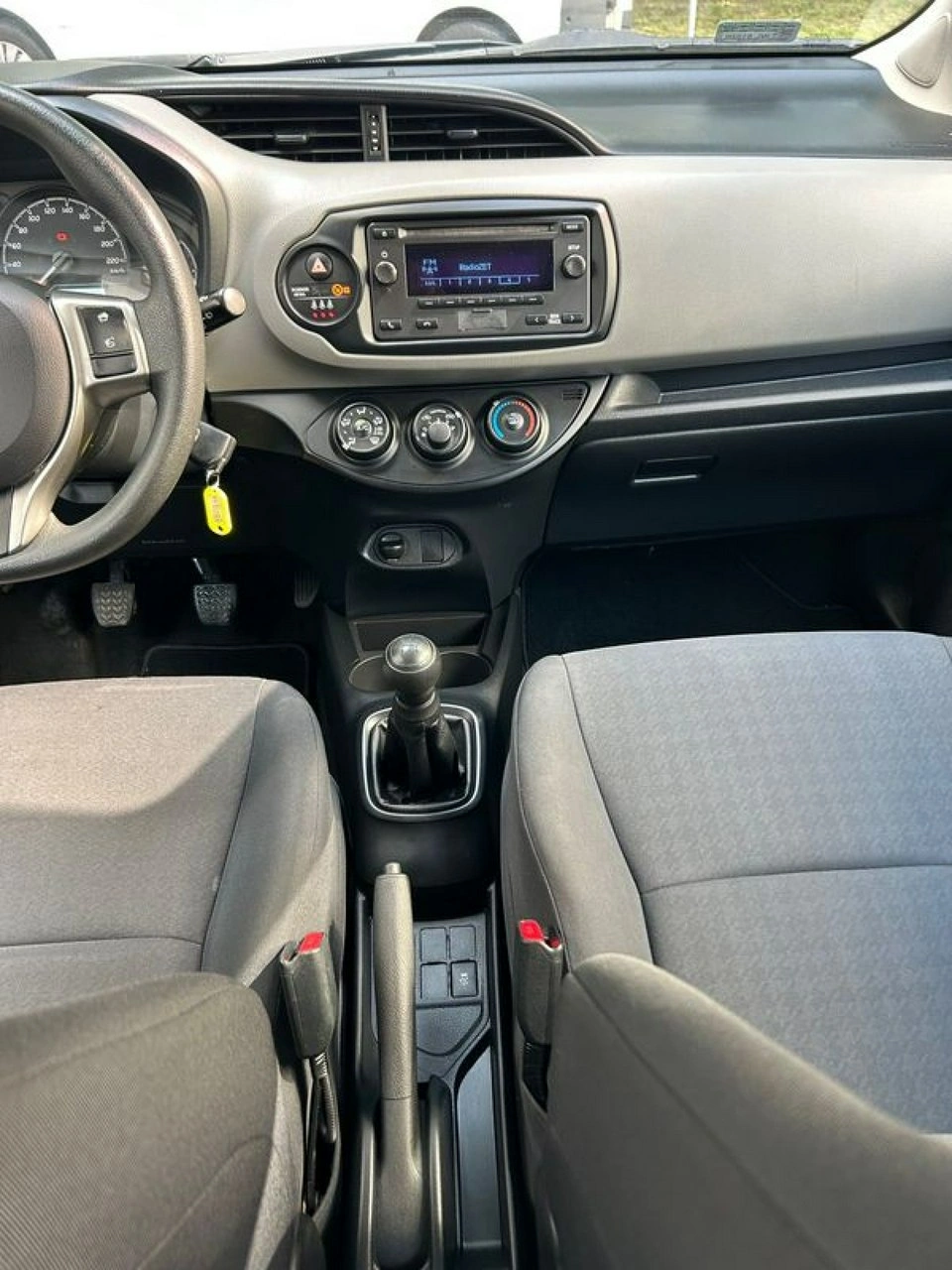 Toyota Yaris - Zdjęcie 12