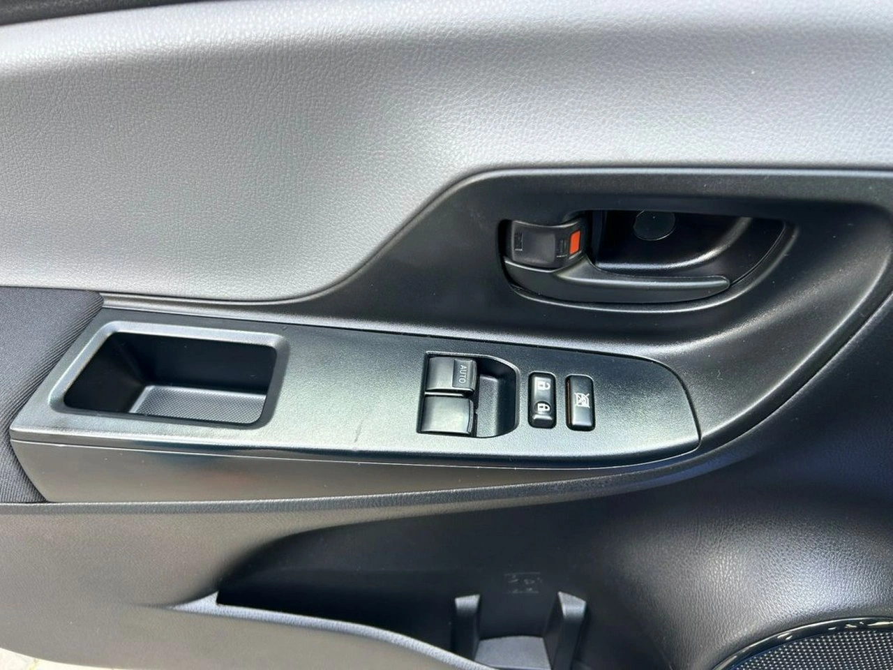 Toyota Yaris - Zdjęcie 15