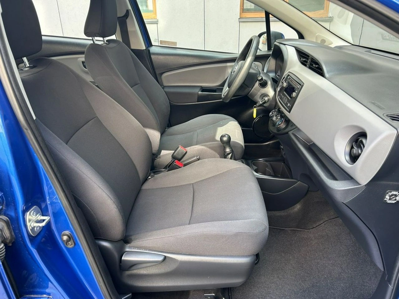 Toyota Yaris - Zdjęcie 16