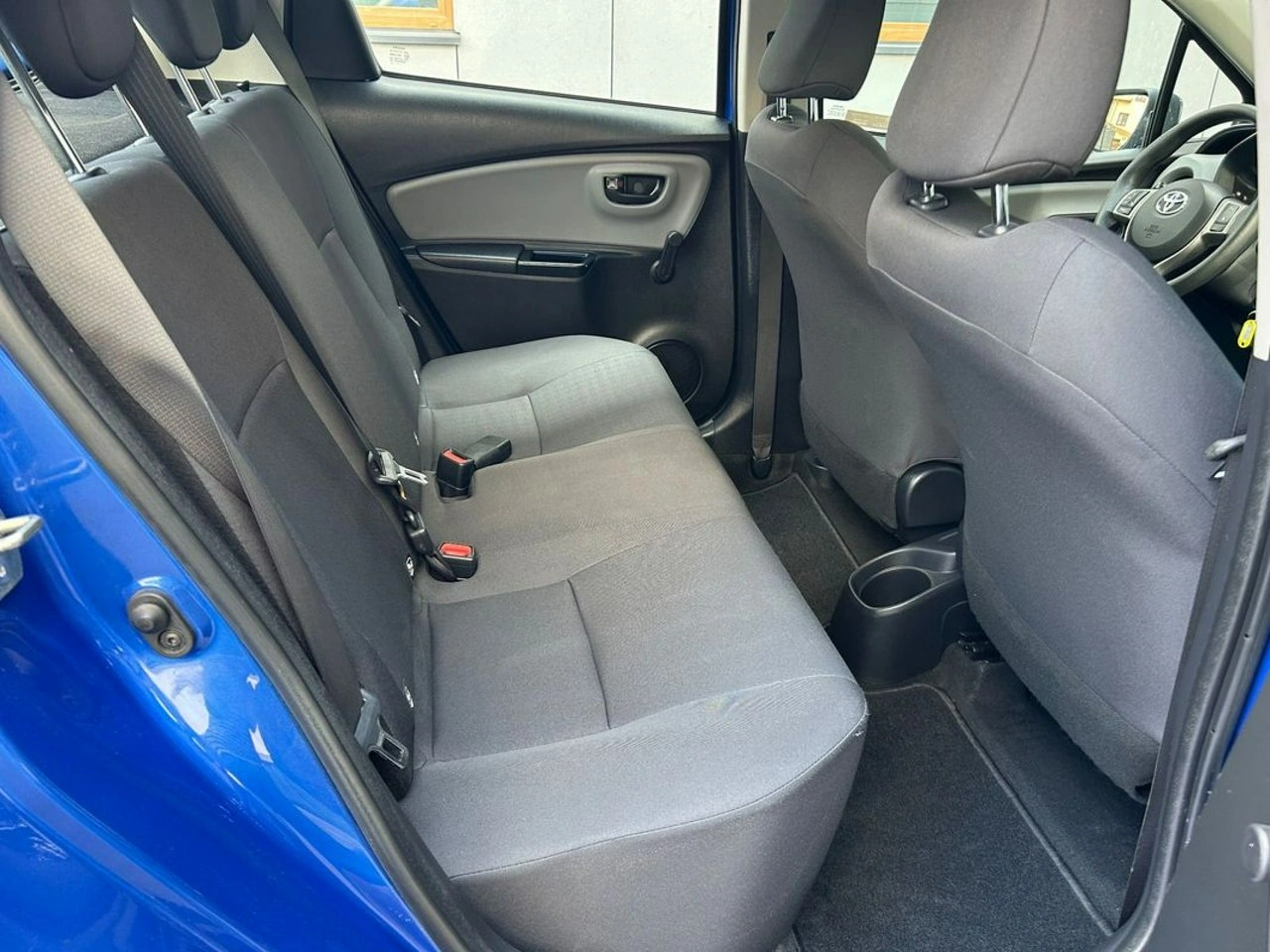 Toyota Yaris - Zdjęcie 18