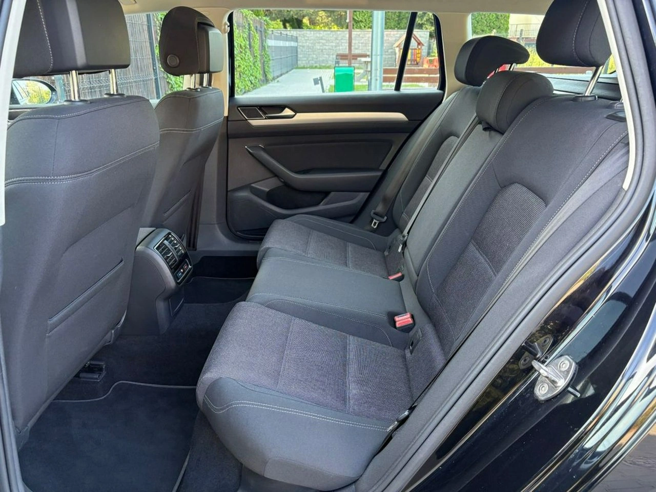 Volkswagen Passat Variant - Zdjęcie 15