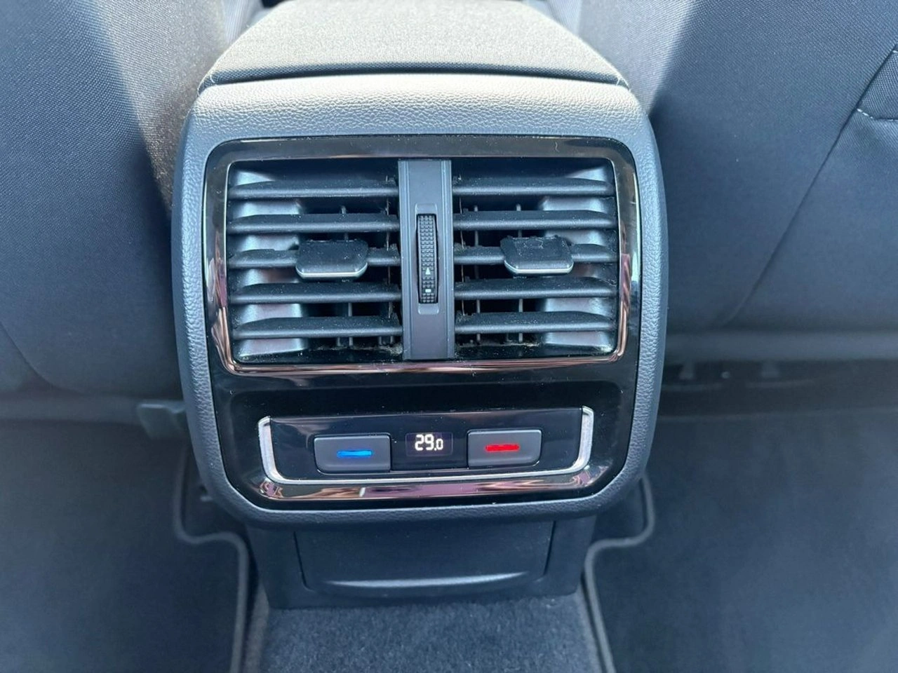 Volkswagen Passat Variant - Zdjęcie 17