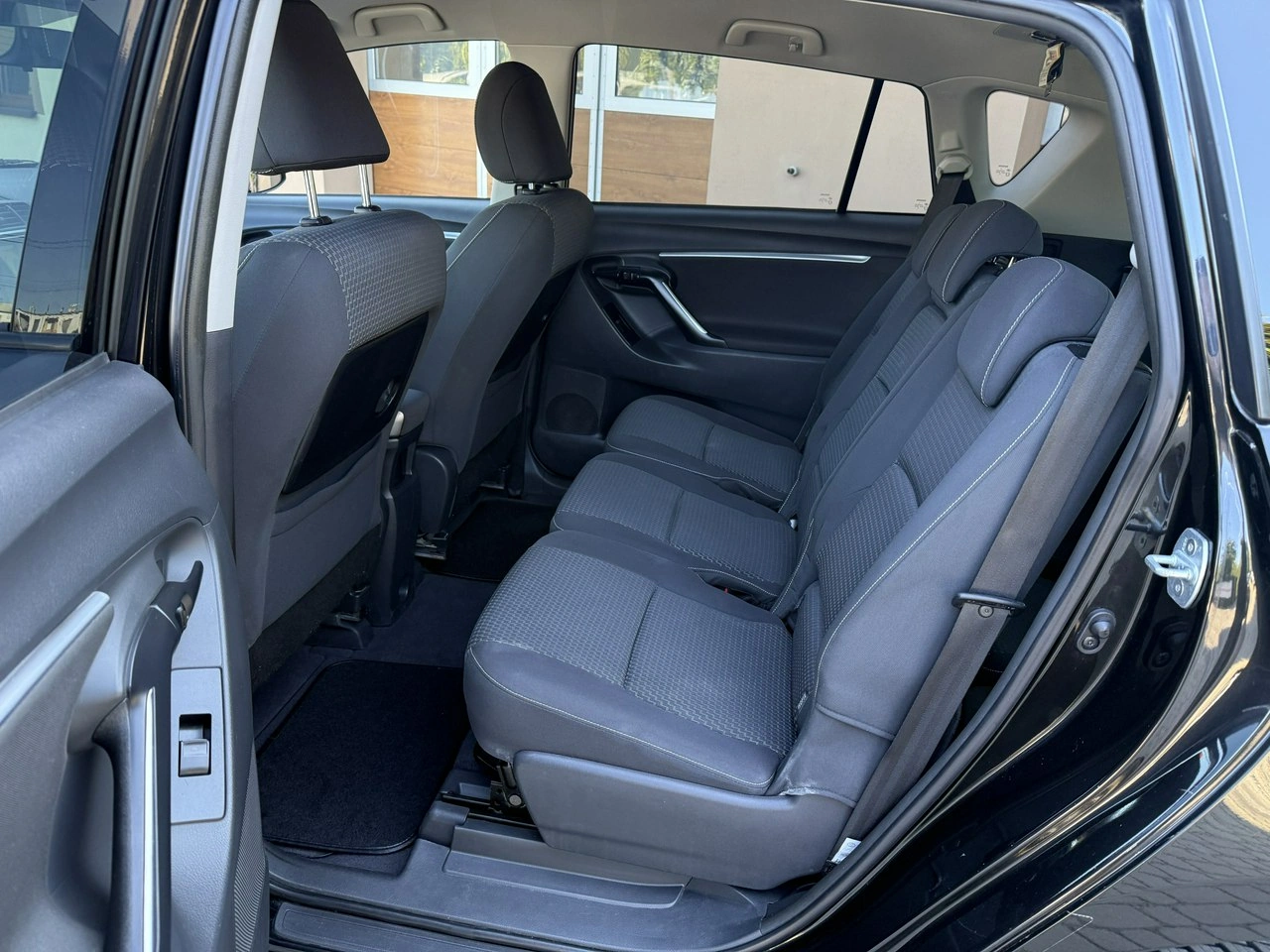 Toyota Verso - Zdjęcie 23