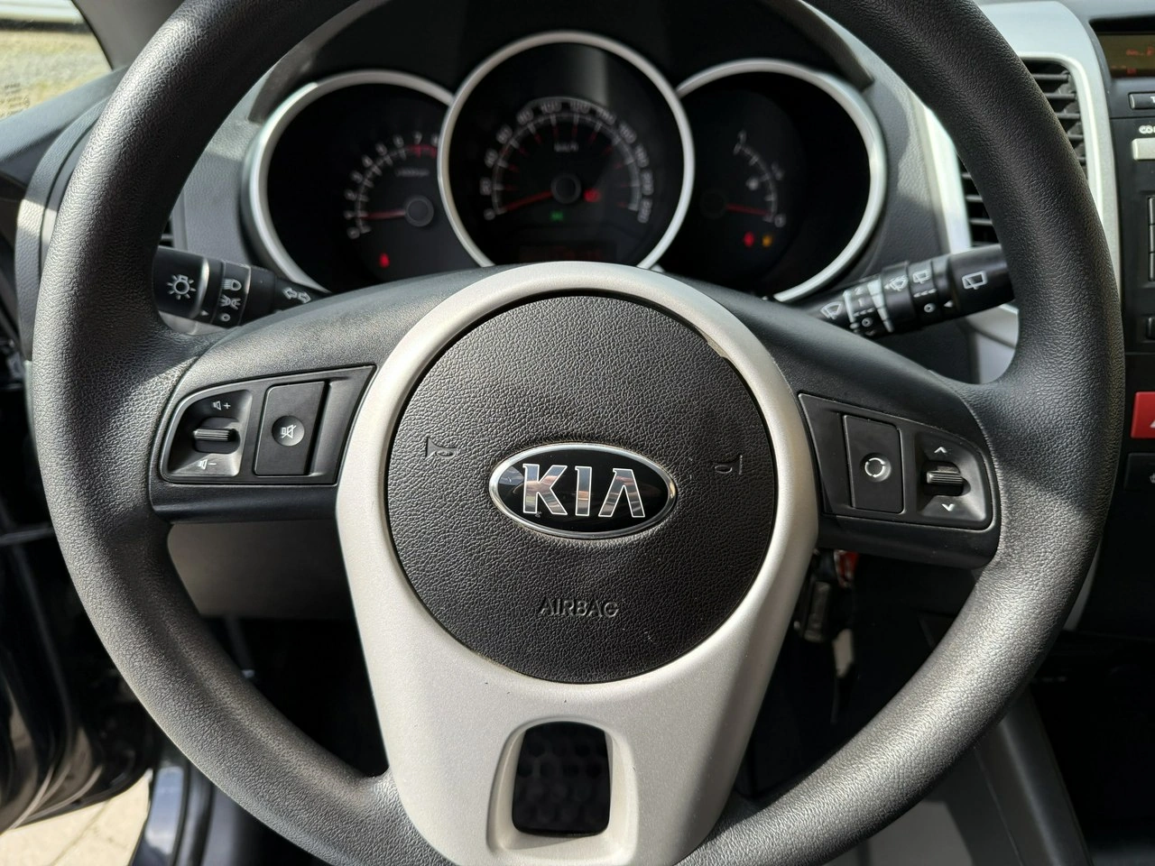 Kia Venga - Zdjęcie 16