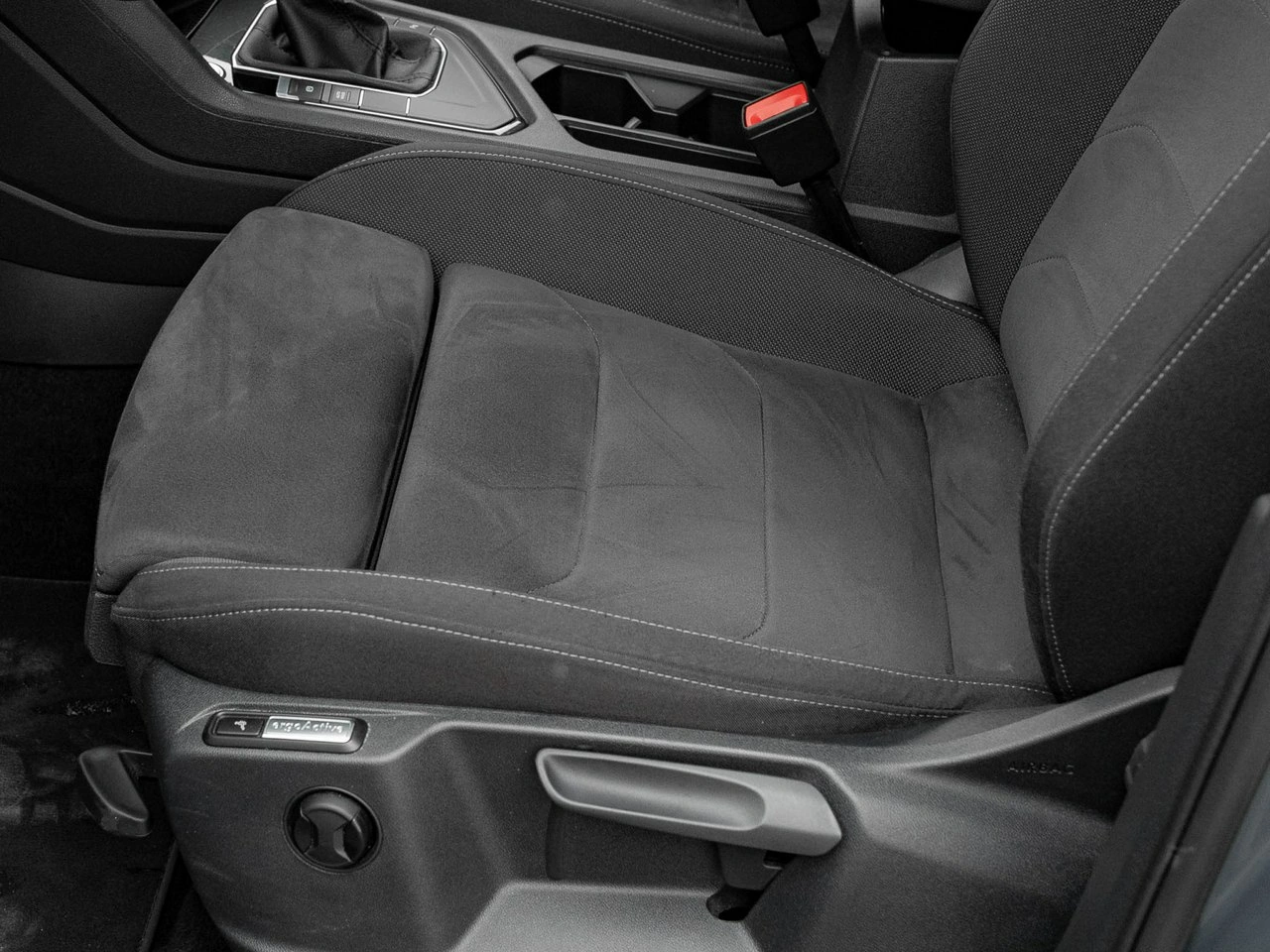 Volkswagen Tiguan - Zdjęcie 11