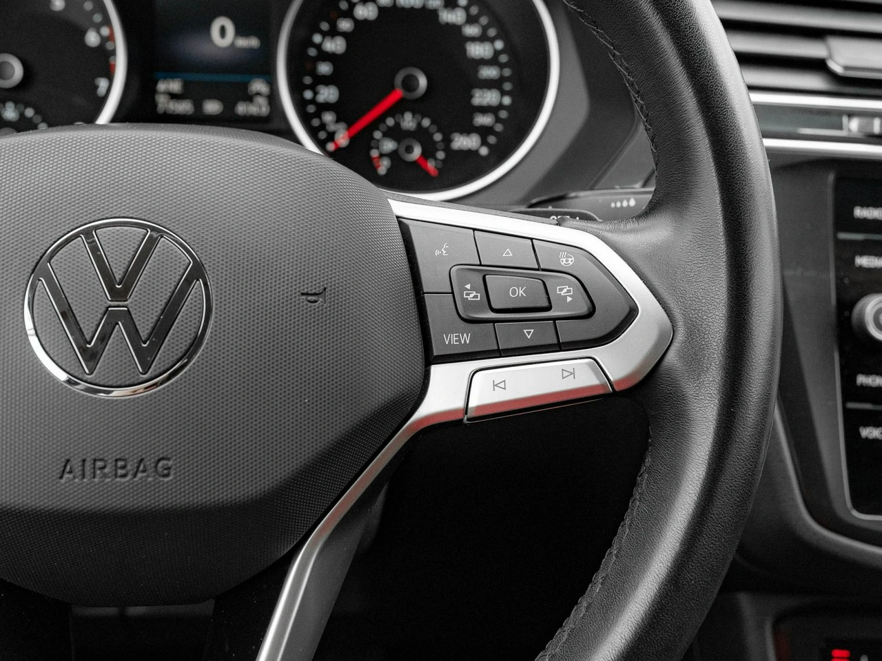 Volkswagen Tiguan - Zdjęcie 15