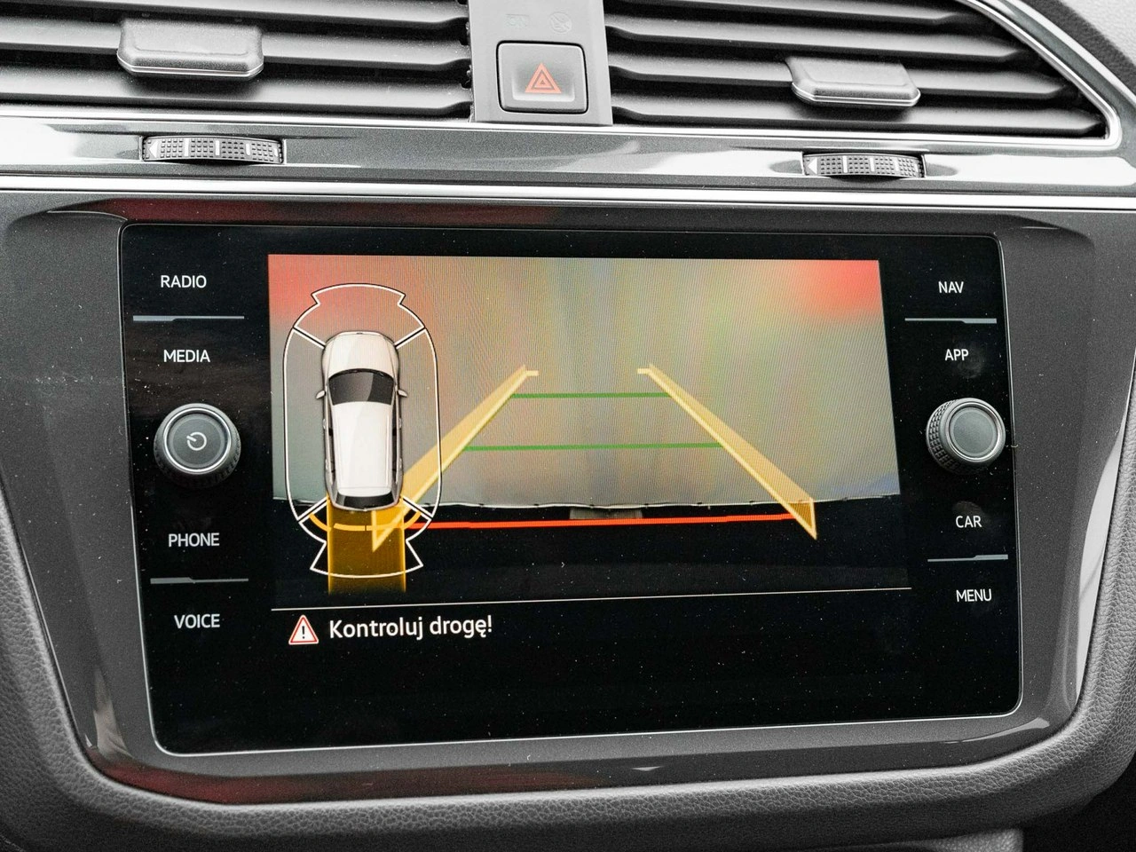 Volkswagen Tiguan - Zdjęcie 25