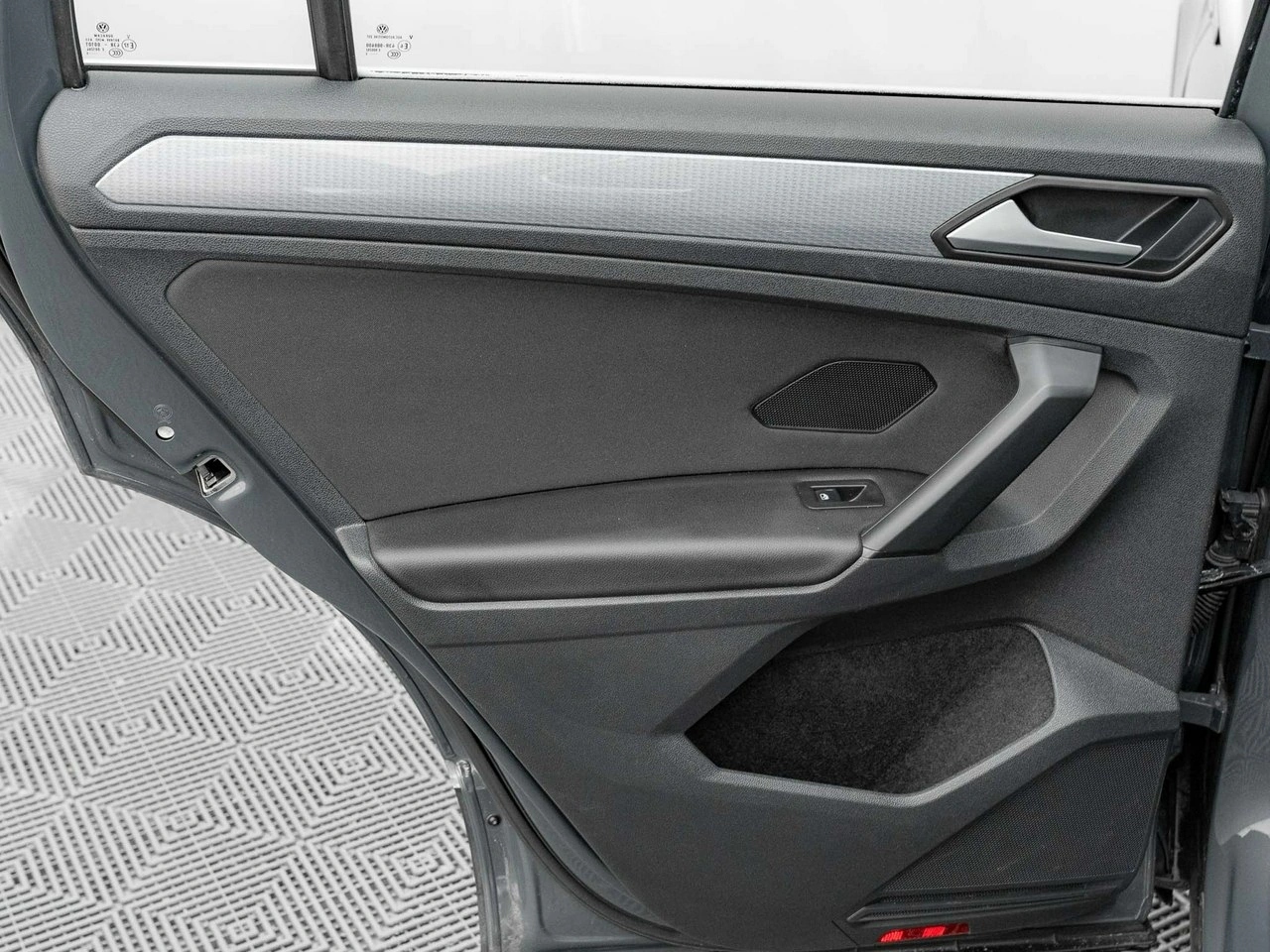 Volkswagen Tiguan - Zdjęcie 26