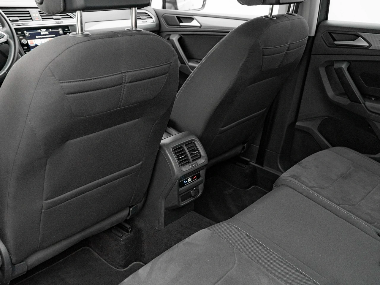 Volkswagen Tiguan - Zdjęcie 27