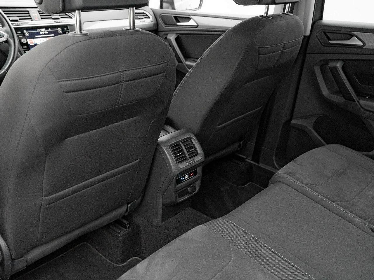 Volkswagen Tiguan - Zdjęcie 27