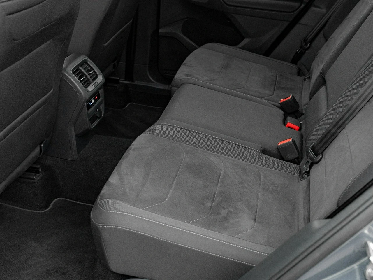 Volkswagen Tiguan - Zdjęcie 28