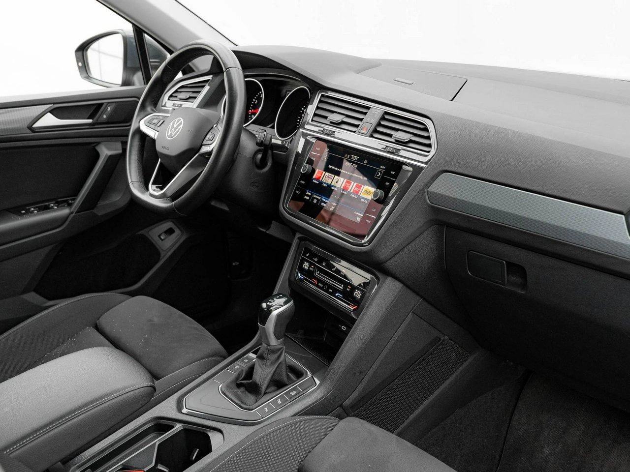 Volkswagen Tiguan - Zdjęcie 34