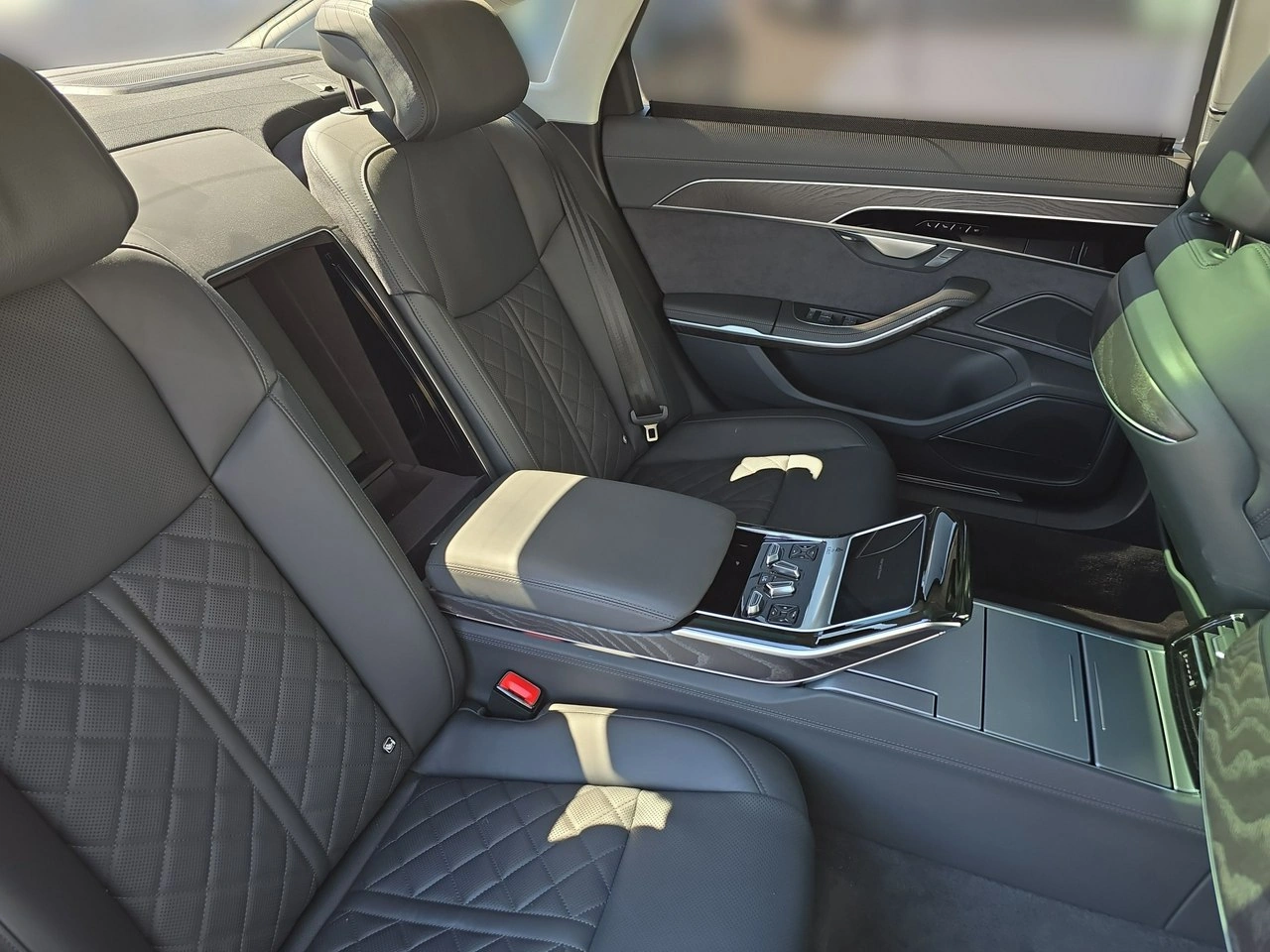 Audi A8 - Zdjęcie 10