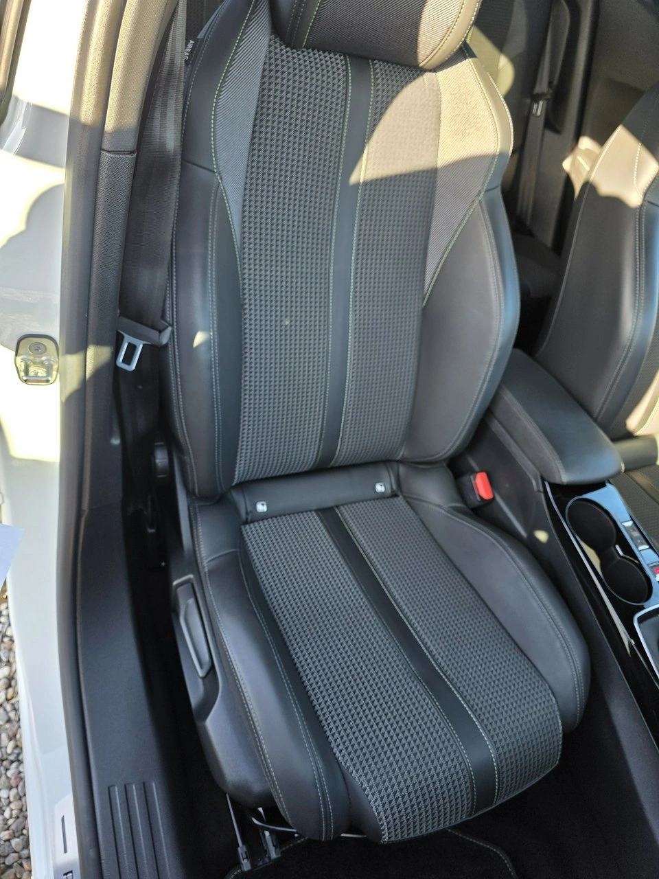 Peugeot 2008 - Zdjęcie 28