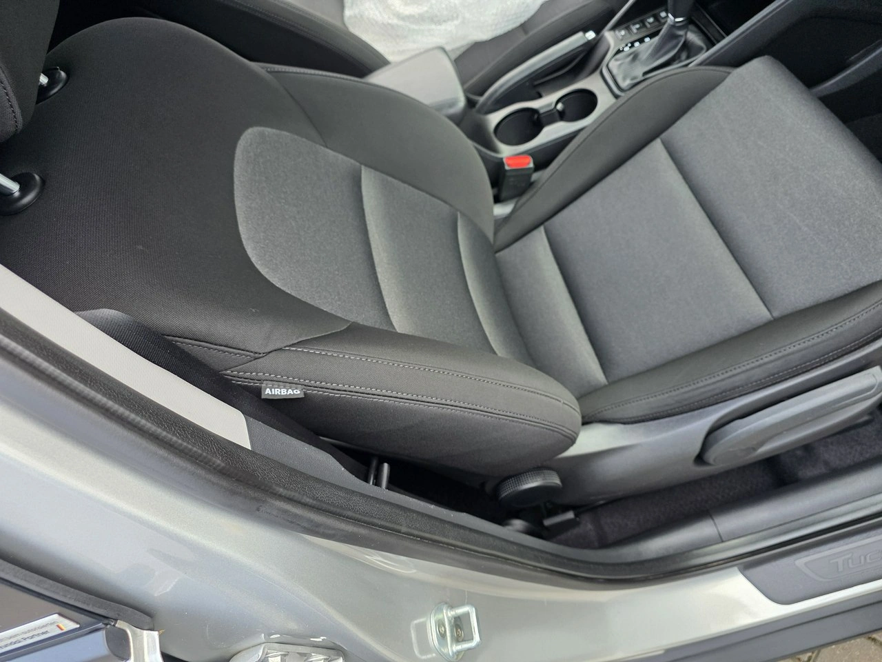 Hyundai Tucson - Zdjęcie 23