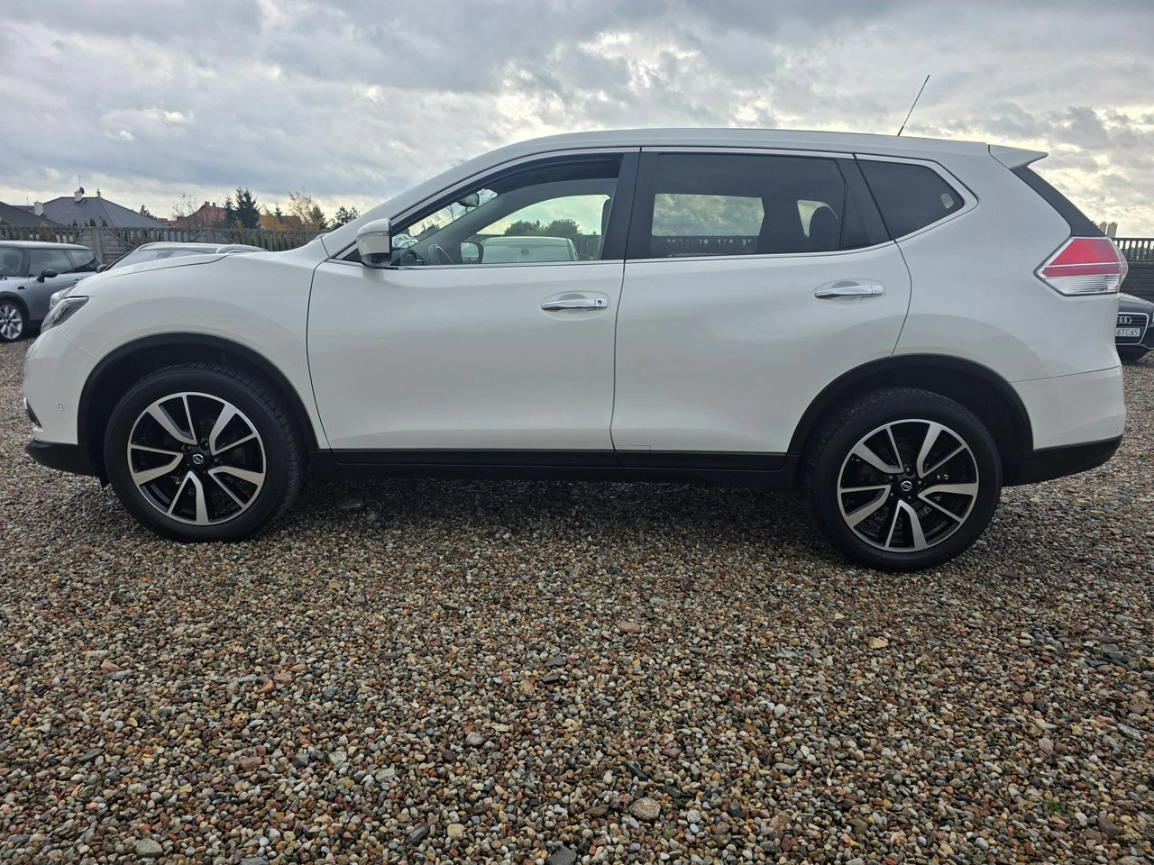 Nissan X-Trail - Zdjęcie 18