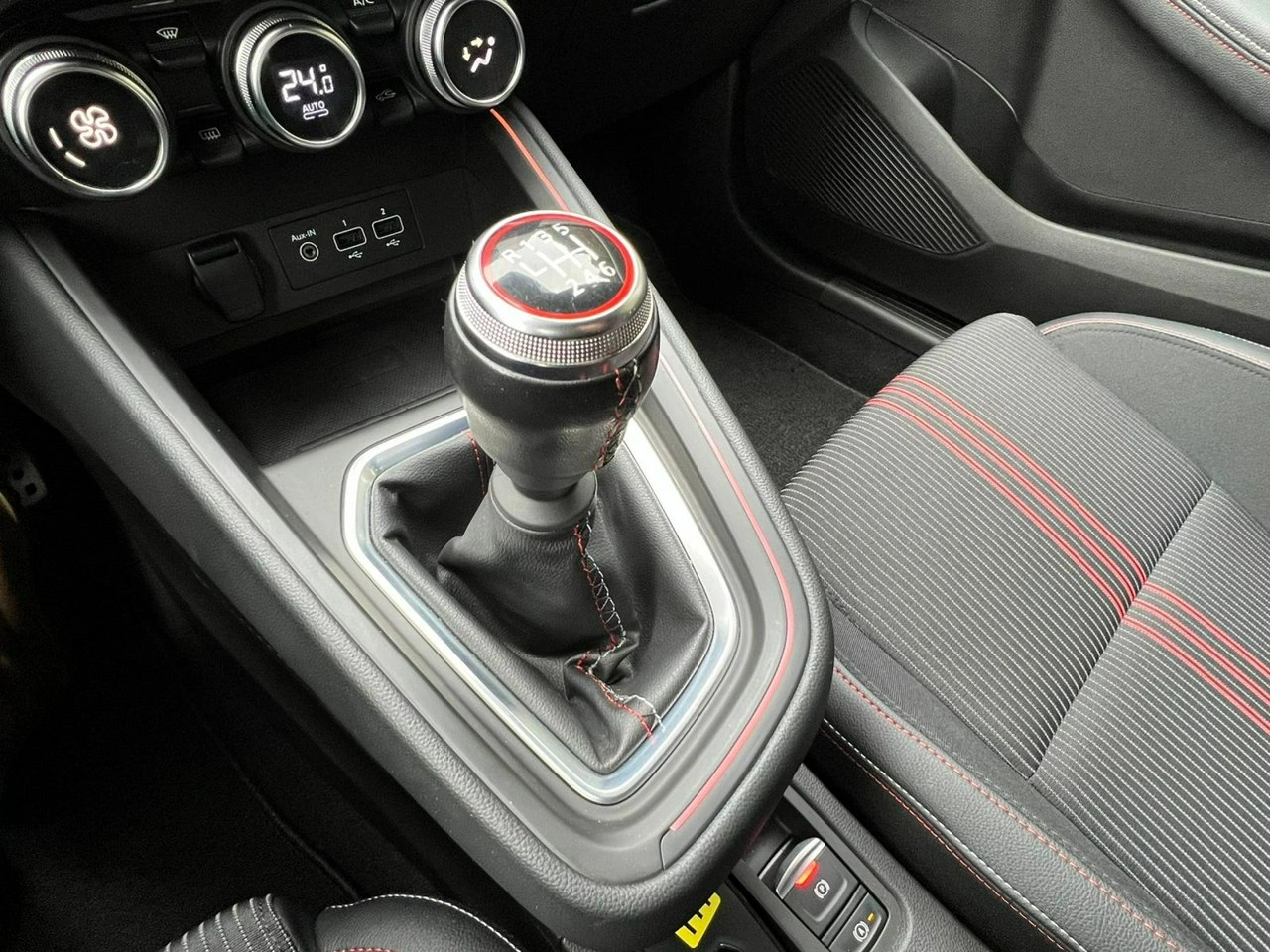 Renault Clio - Zdjęcie 17