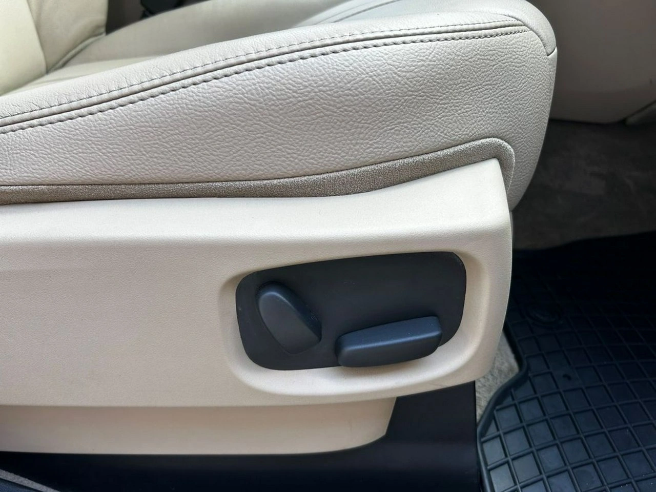 Land Rover Discovery - Zdjęcie 20